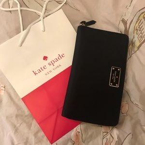NWT Kate Spade Kaden Wilson Road black wallet
